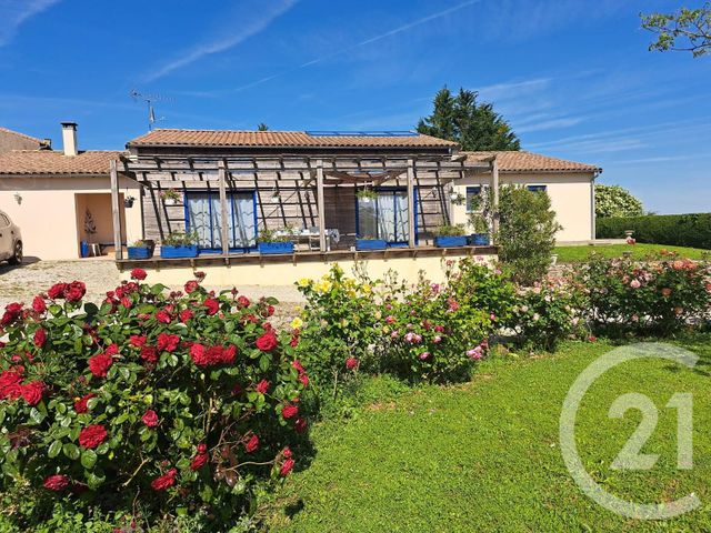 maison à vendre - 6 pièces - 154.47 m2 - CHAMPDENIERS ST DENIS - 79 - POITOU-CHARENTES - Century 21 Amb Immobilier