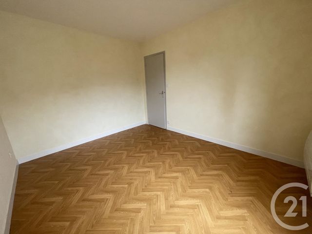 Appartement T3 à vendre - 4 pièces - 65.14 m2 - PARTHENAY - 79 - POITOU-CHARENTES - Century 21 Amb Immobilier